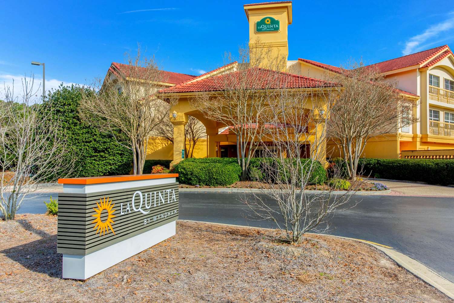 La Quinta Inn & Suites by Wyndham Raleigh Durham Airport 23/25