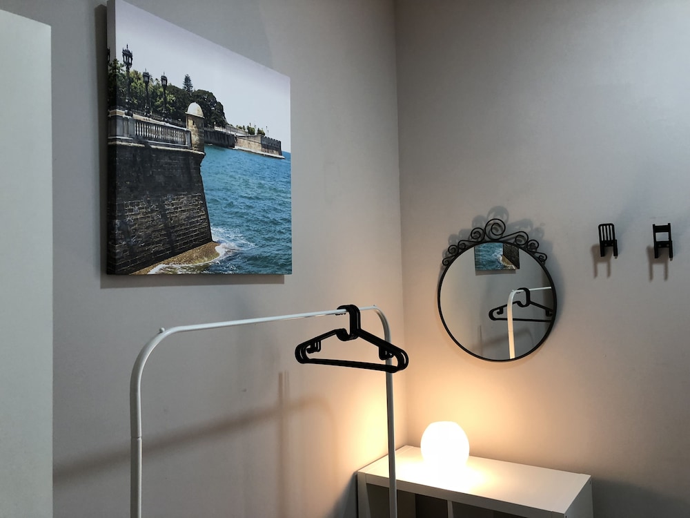 Apodaca Rooms 16/33