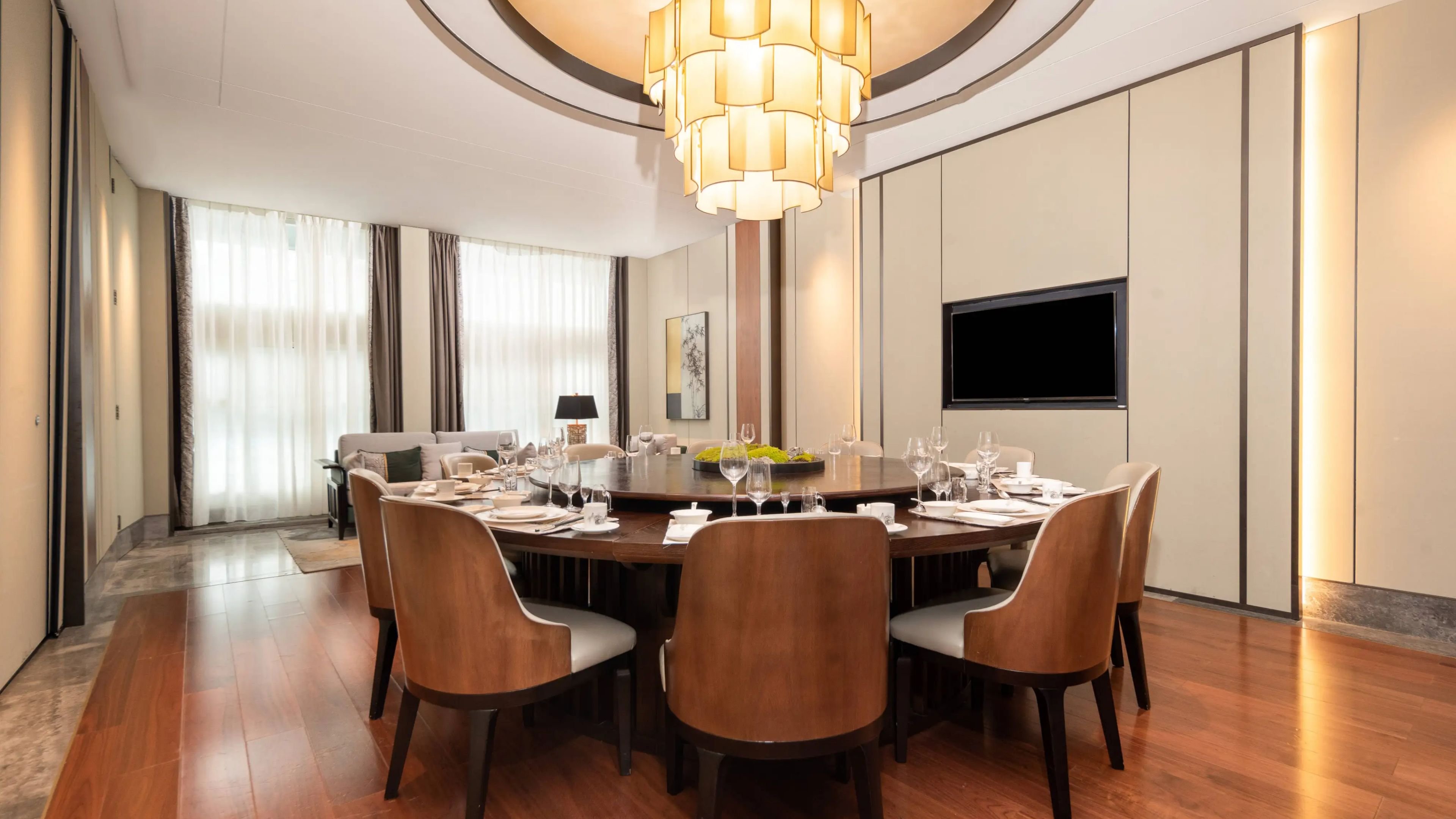 HOLIDAY INN SHIJIAZHUANG CENTRAL 69/77
