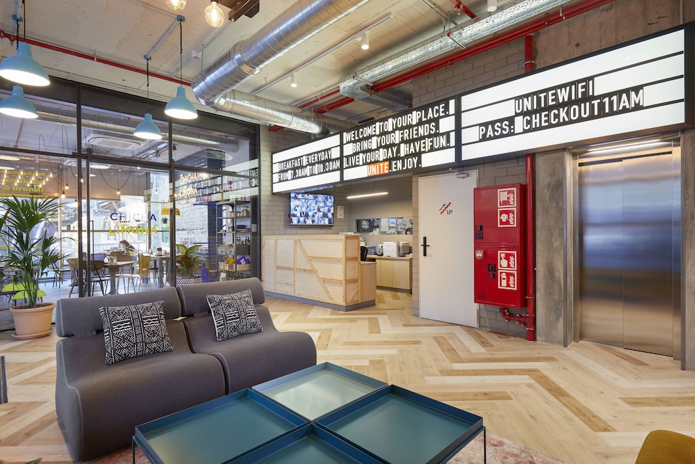 Unite Hostel Barcelona 25/50