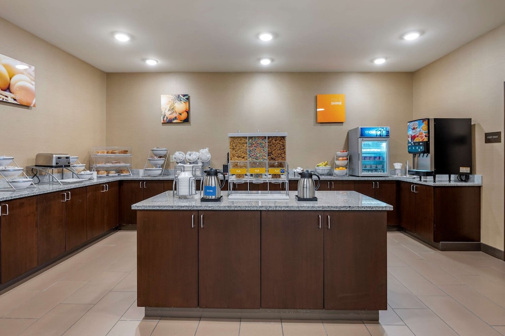Comfort Inn & Suites Northern Kentucky 9/48
