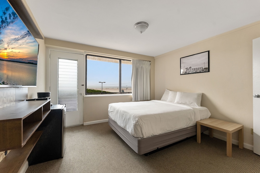 Oceanic Hotel 18/50