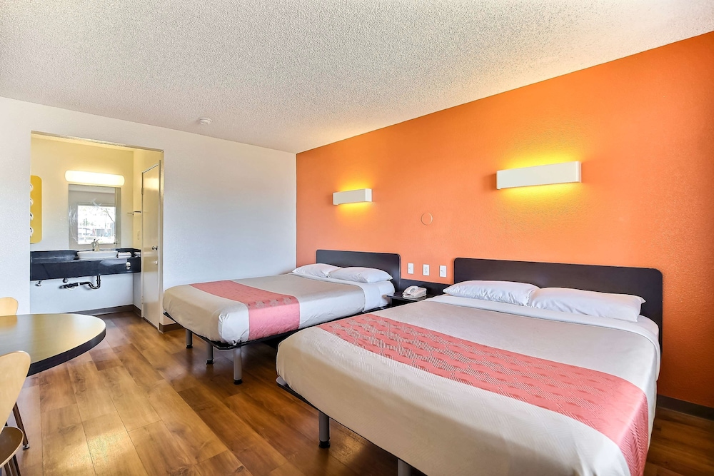 Motel6 Oakland, CA - Embarcadero 22/48