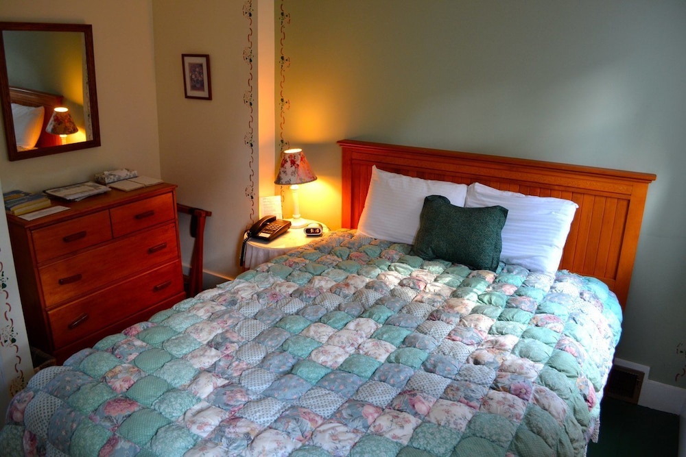 The Dowds Contry Inn and Event Center 14/50