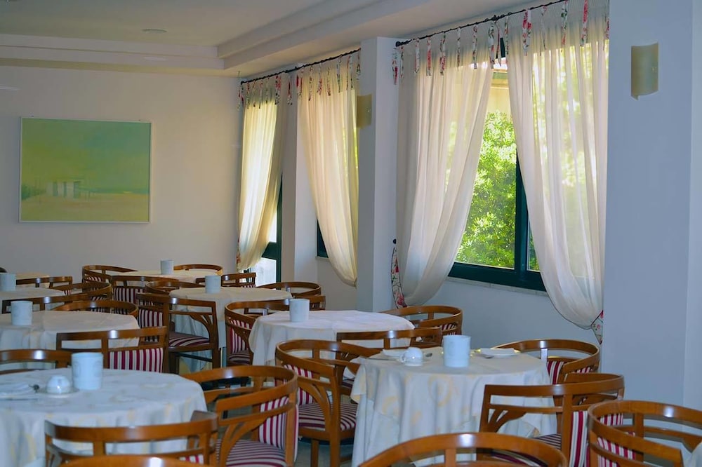 Sabra Hotel 23/35