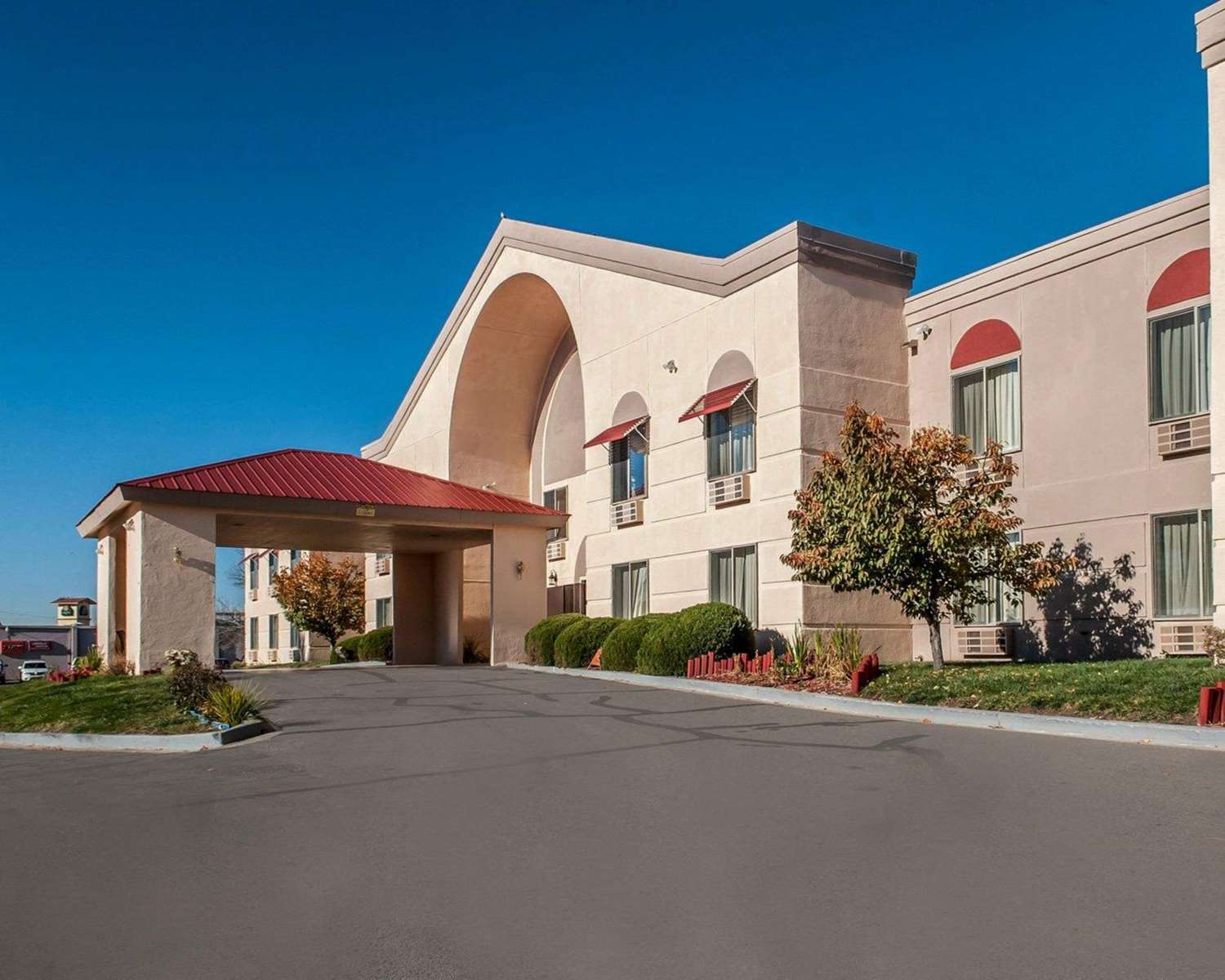 Quality Inn Suites Farmington 3/17