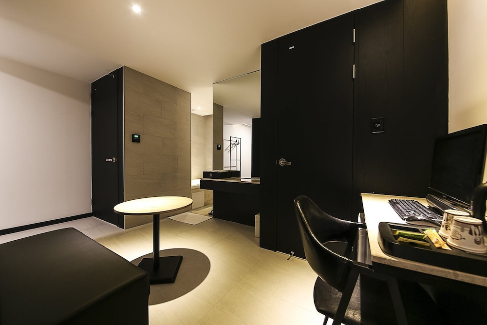 Central Person Hotel Pyeongtaek 23/33