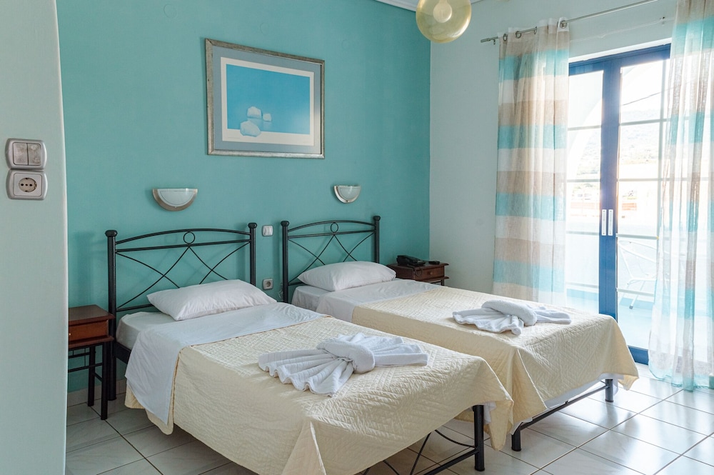 Hotel-Mistral Aegina 4/50