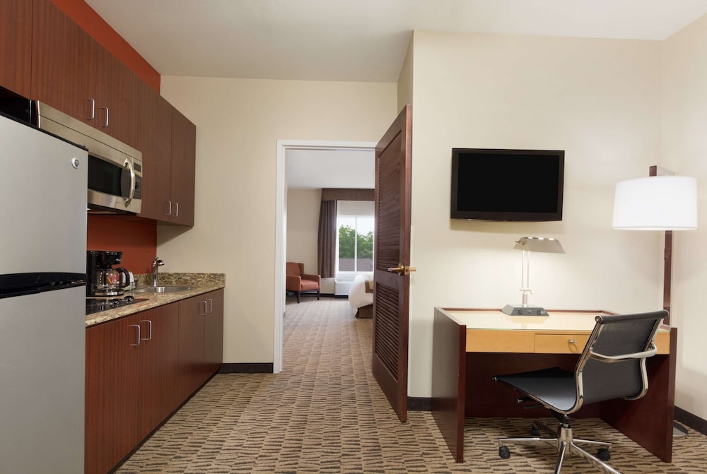 Hawthorn Suites By Wyndham College Station 51/60