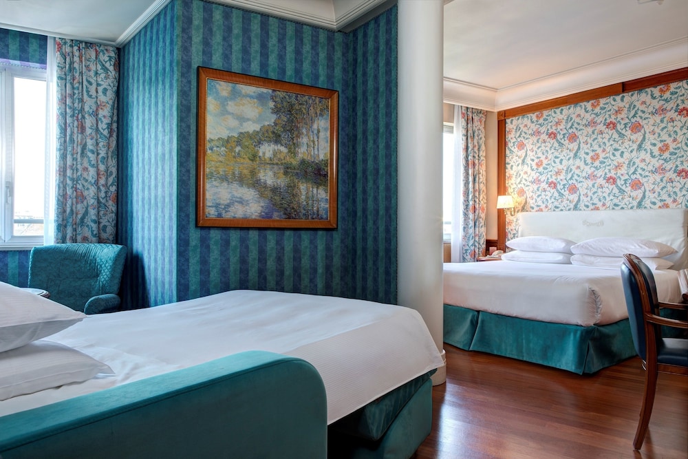 ROOM, TRIPLE