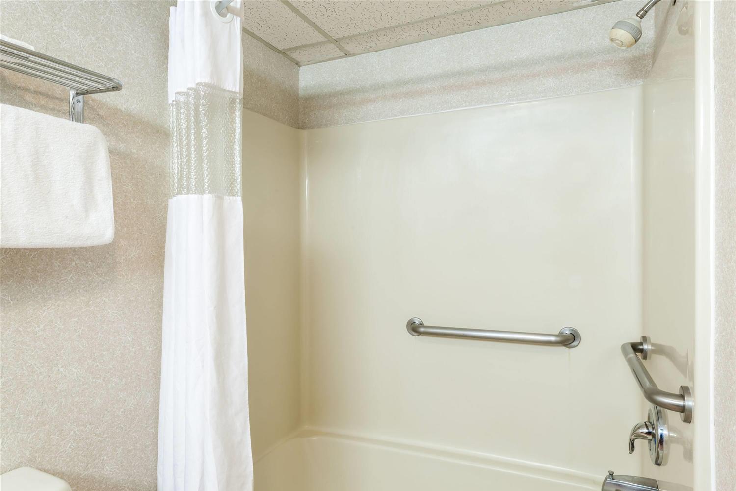 Days Inn By Wyndham Vineland 11/12