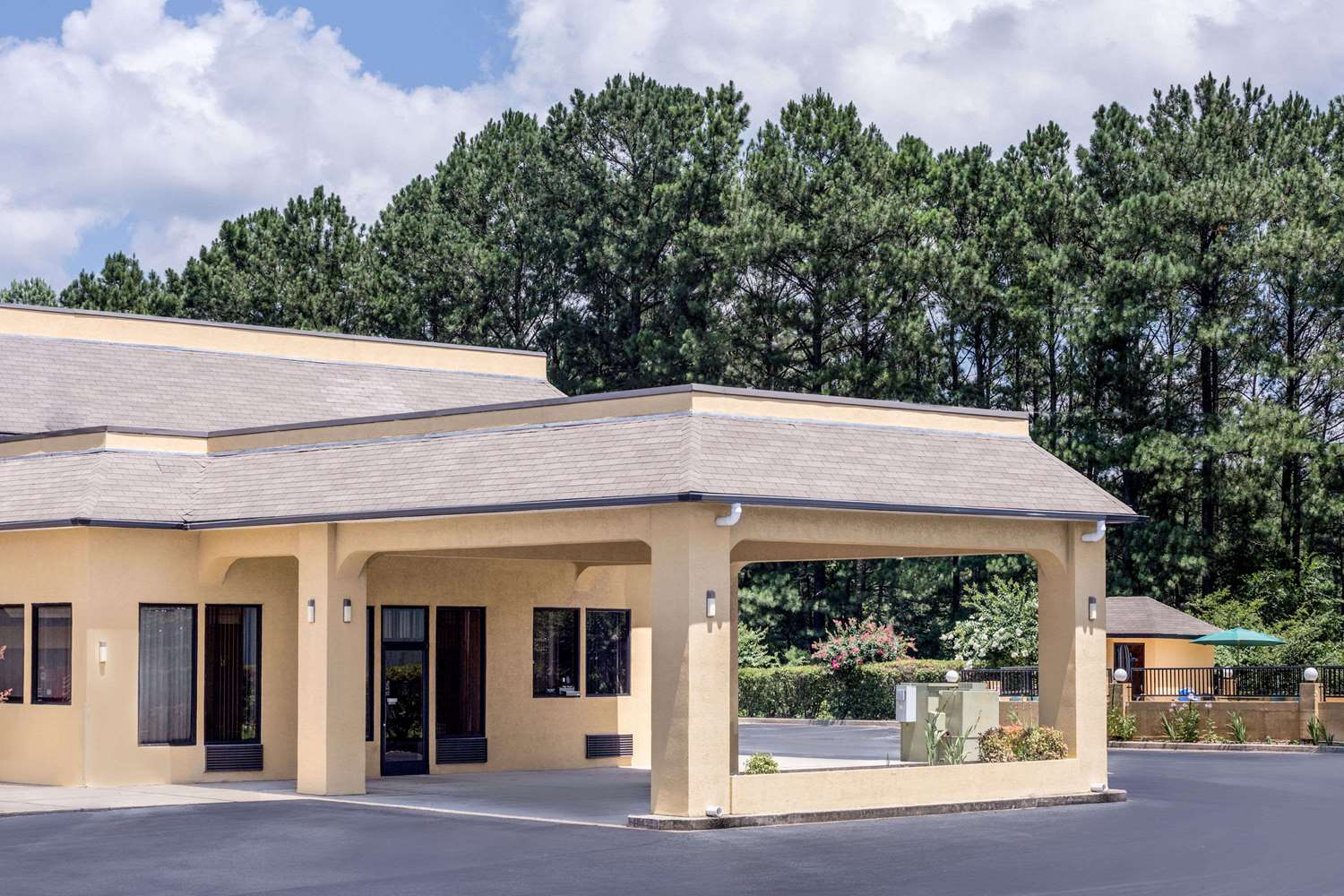 Days Inn By Wyndham Biscoe 2/17