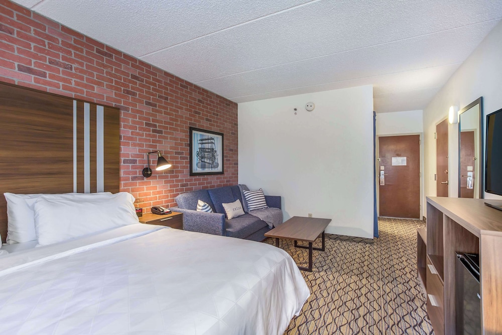 Burrstone Inn, an Ascend Collection Hotel 11/55