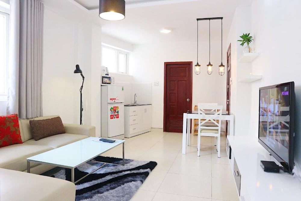 M-H Apartment Hotel 32/50