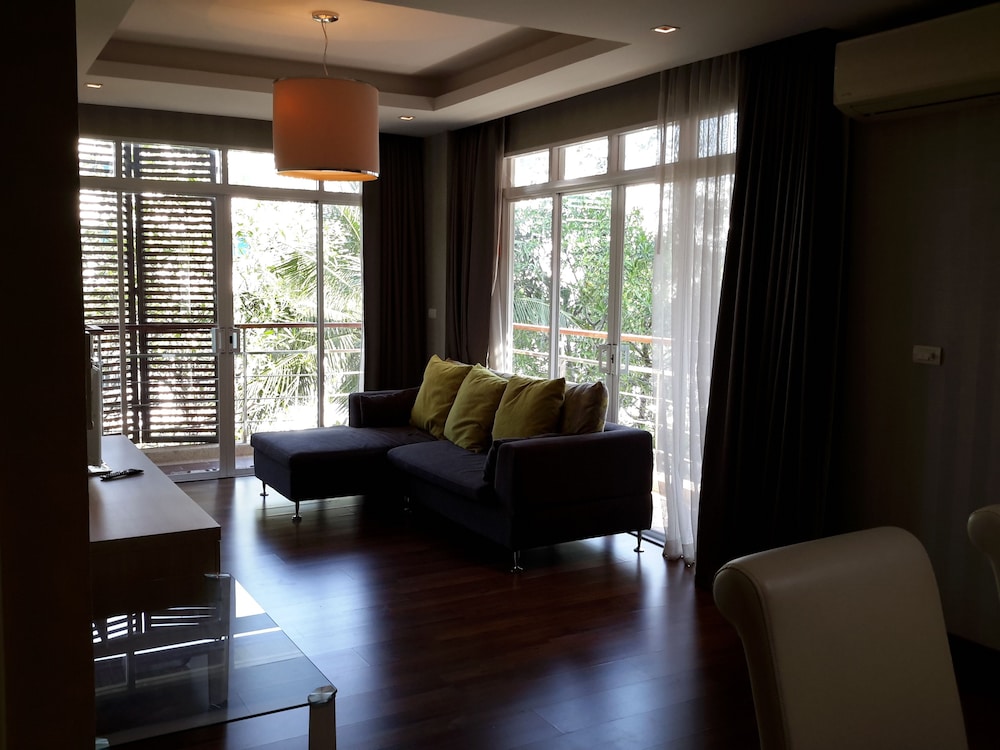 Beachfront Family Penthouse Hua Hin 30/50