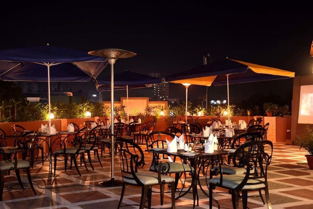 La Place Sarovar Portico Lucknow 39/55