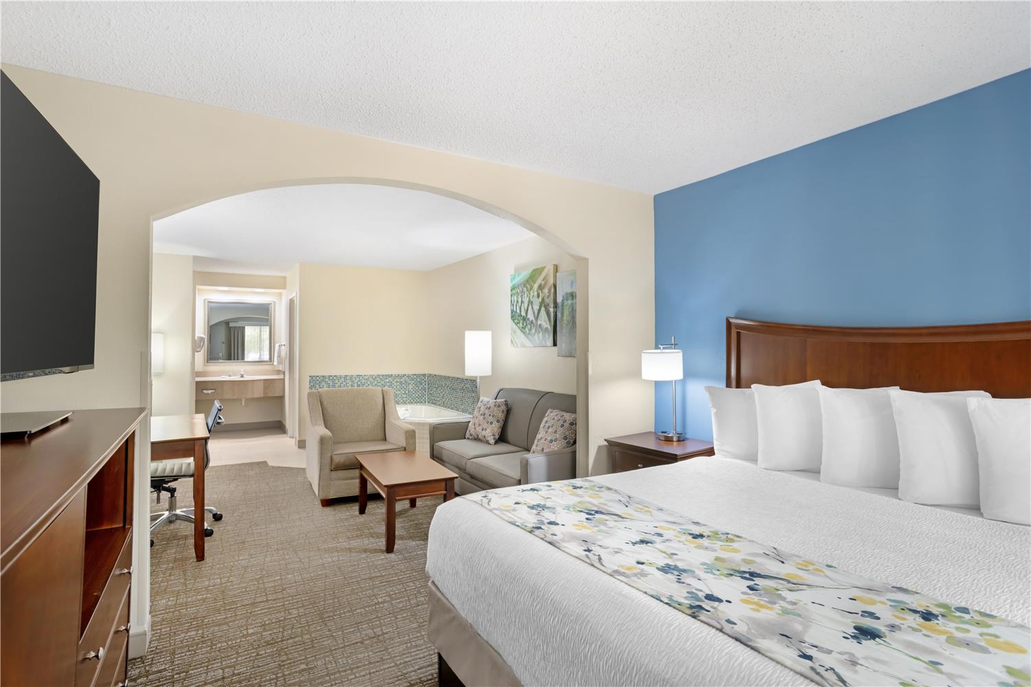 Best Western Inn & Suites Monroe 12/33