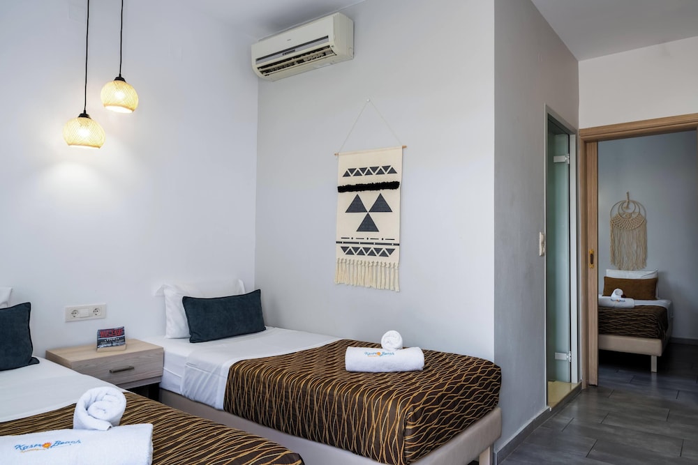 Kastro Beach Apartments 11/50