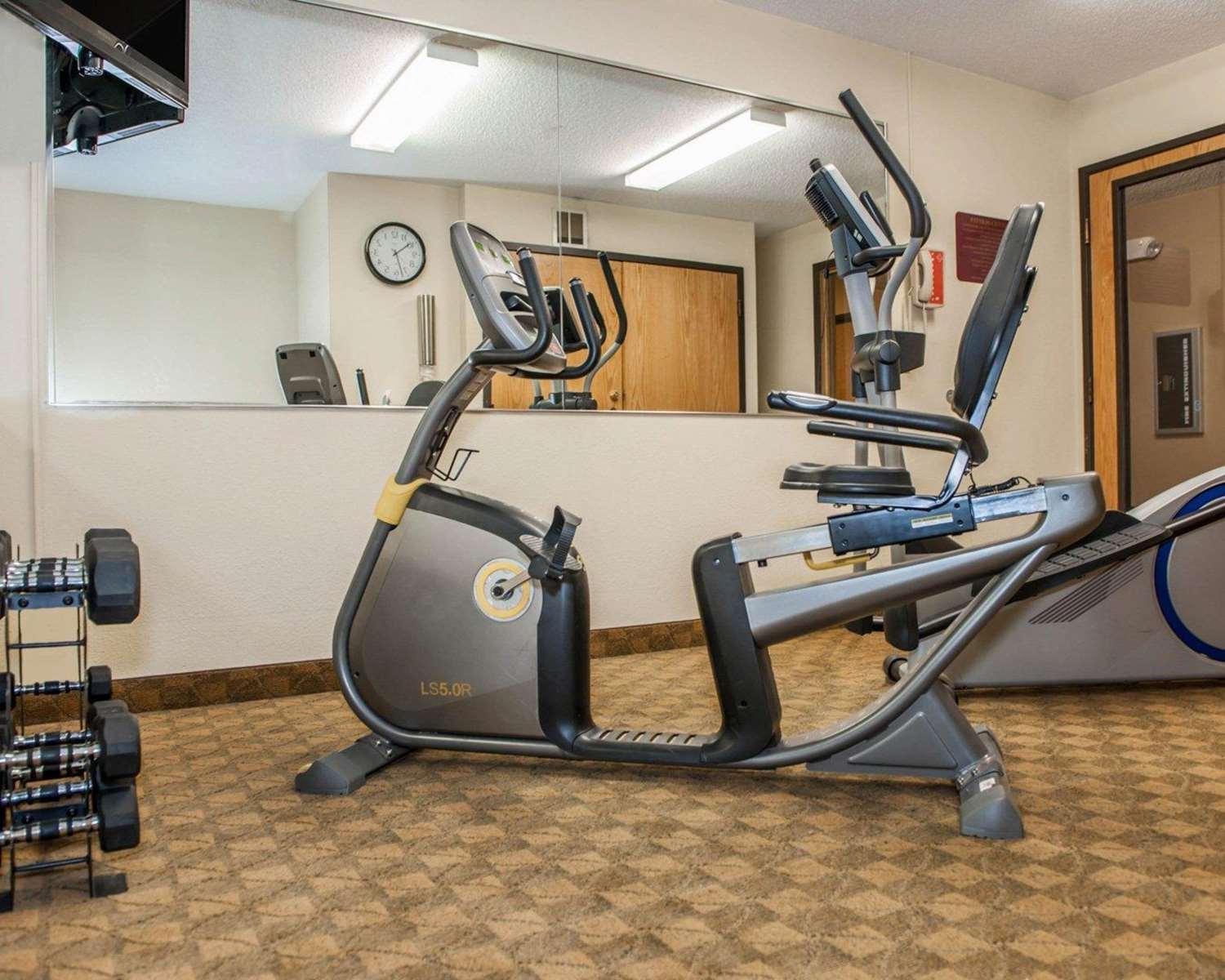 AmericInn by Wyndham Urbana Champaign University Area 1/5