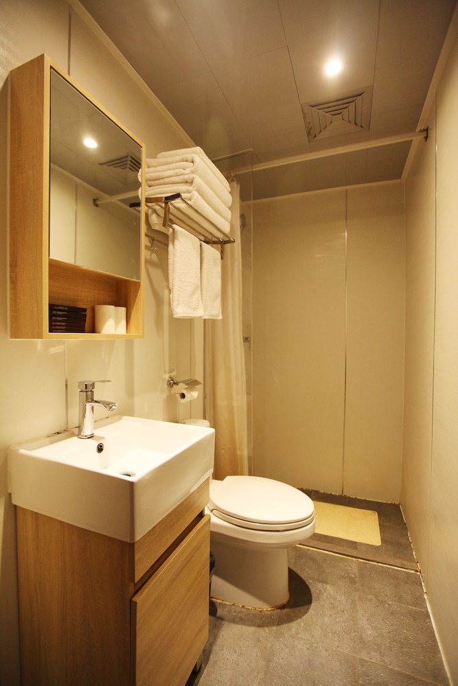 BEIJING HYDE COURTYARD HOTEL 29/31