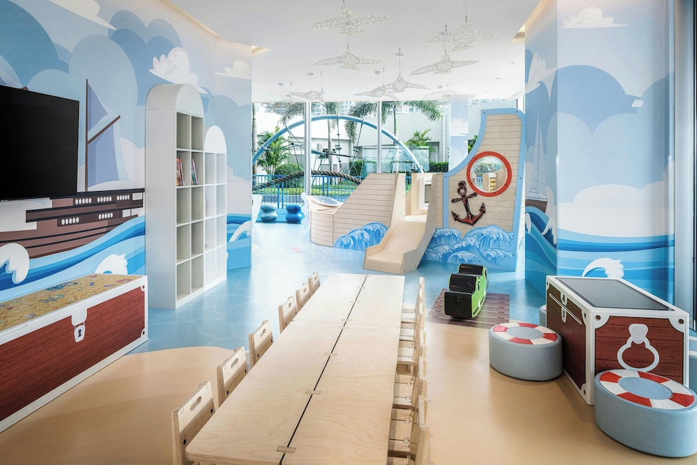 Renaissance Zhuhai Hotel 46/50