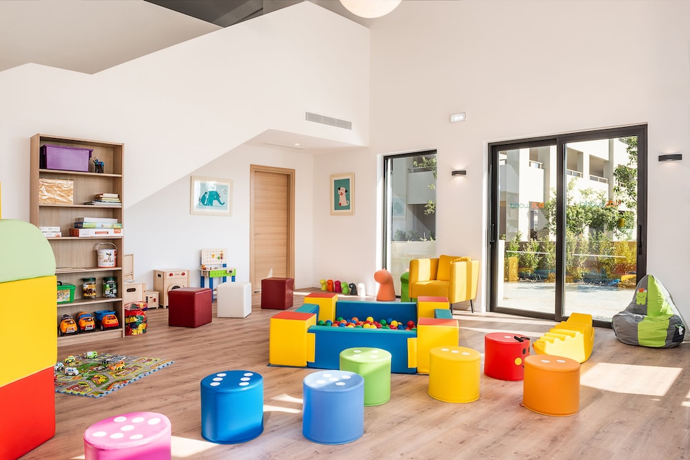 Euphoria Resort 67/76