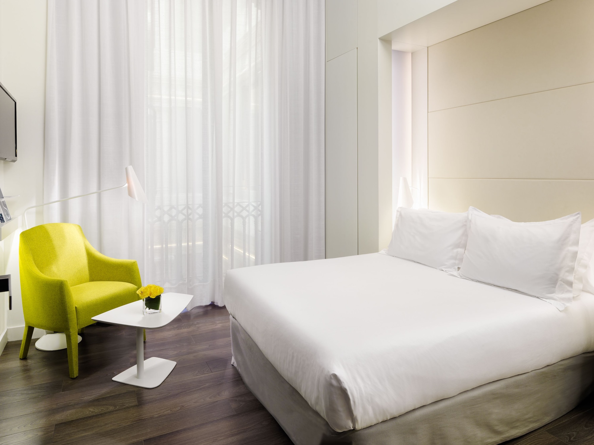 URQUINAONA, SINGLE, DOUBLE BED