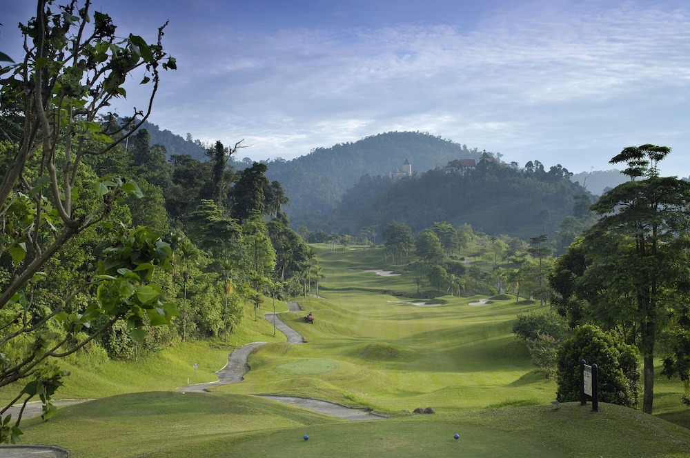 Colmar Tropicale, Berjaya Hills 73/76