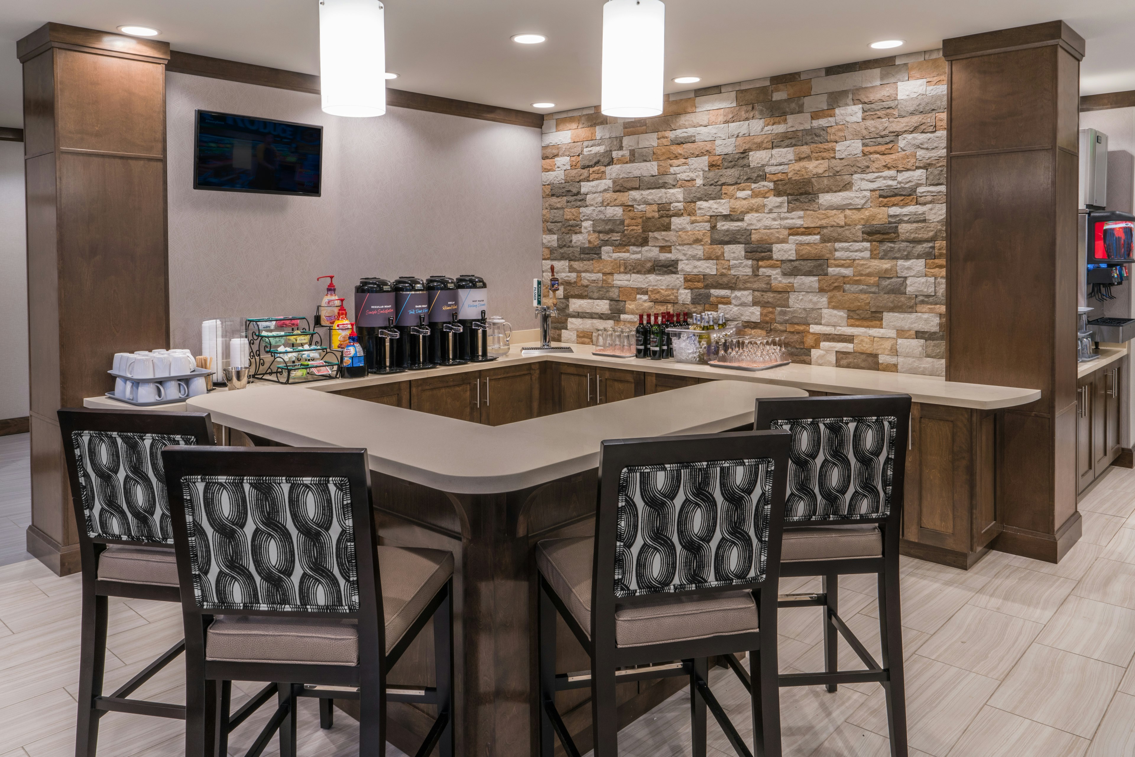 Staybridge Suites Anchorage 61/76