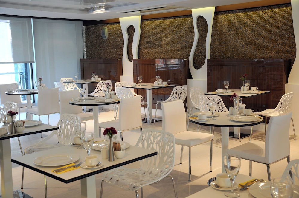 No 19 Boutique Hotel 54/69