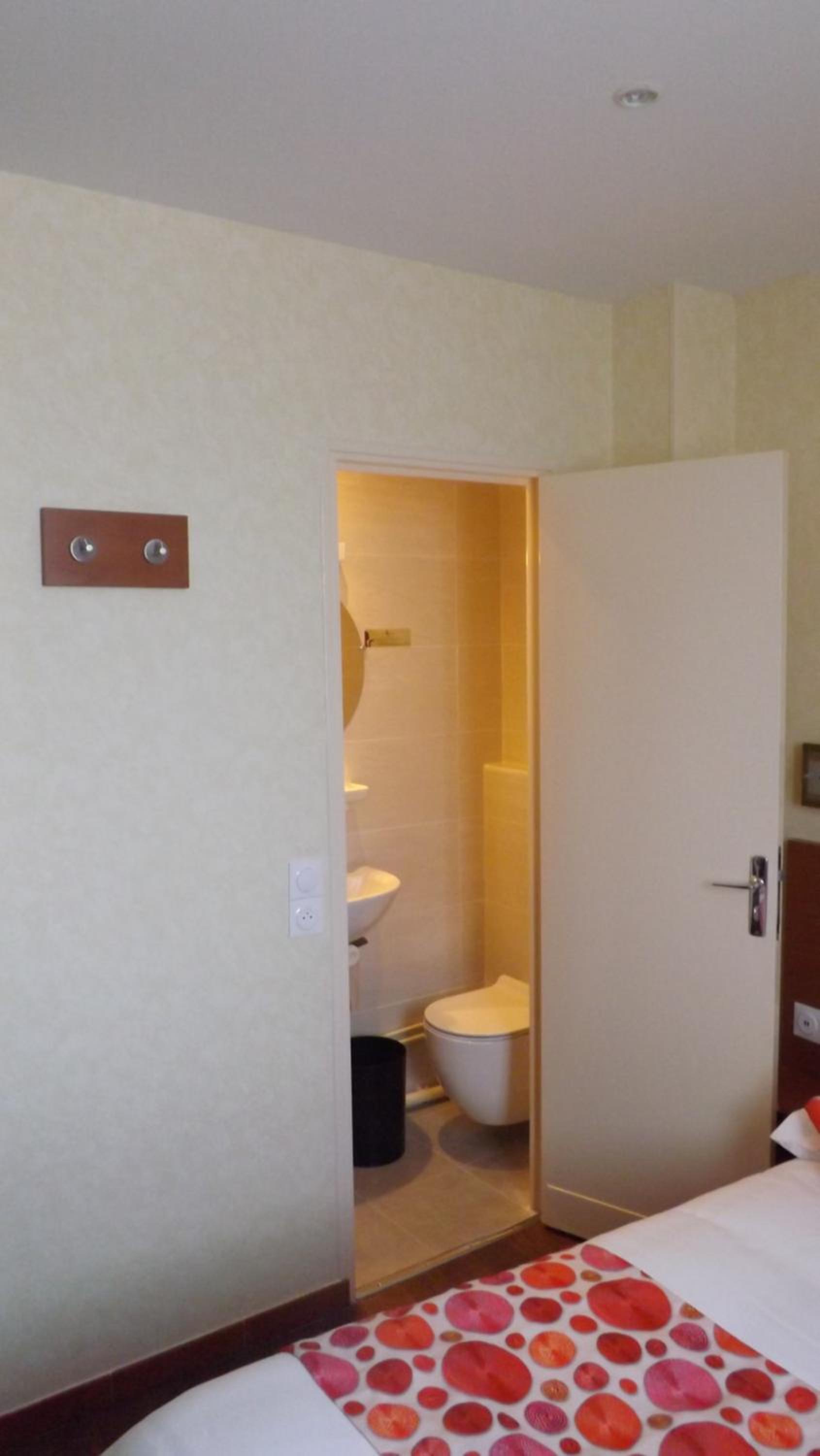 HOTEL DE LA PLACE DES ALPES 35/35