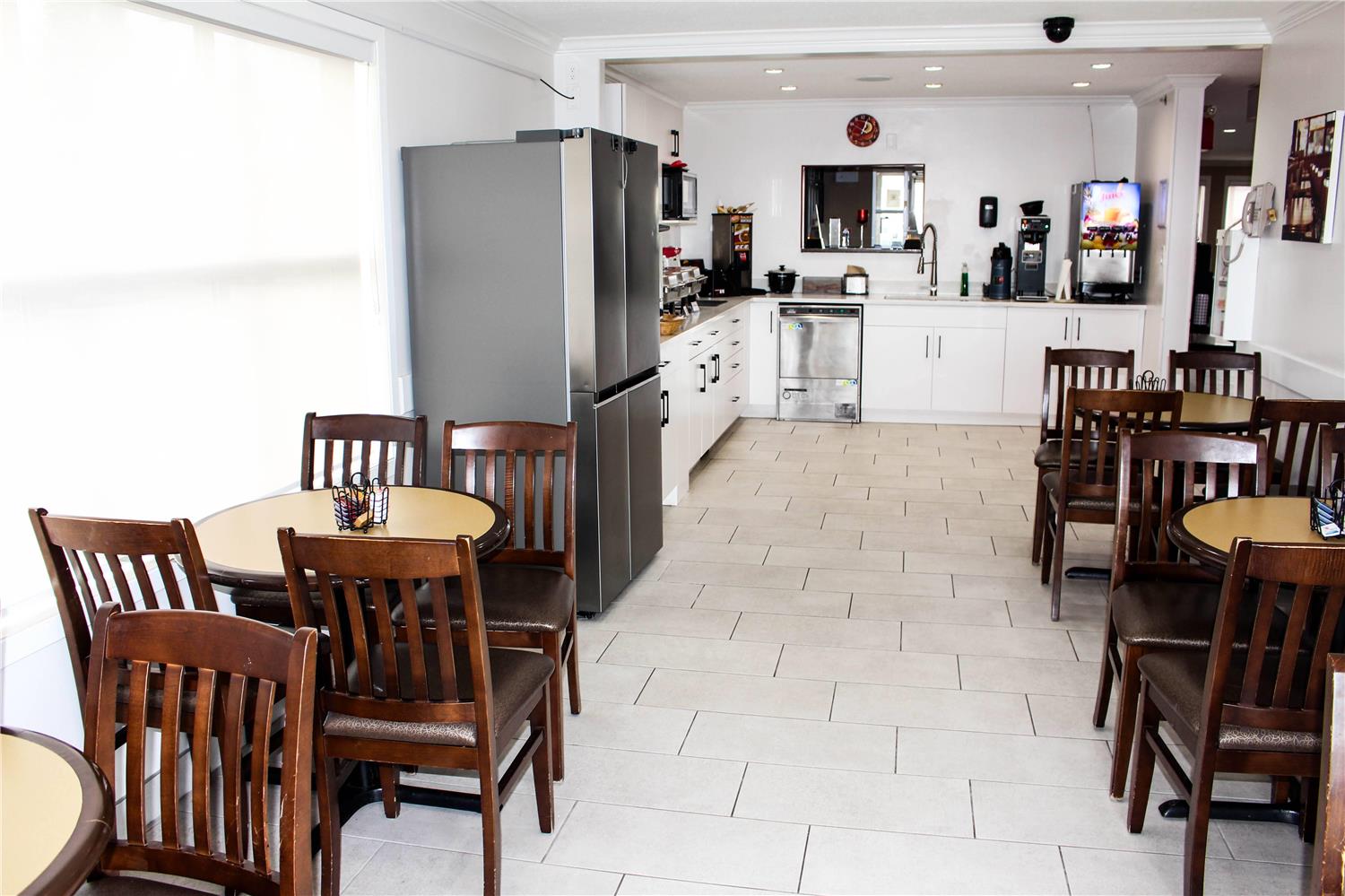 restaurant cafeteria