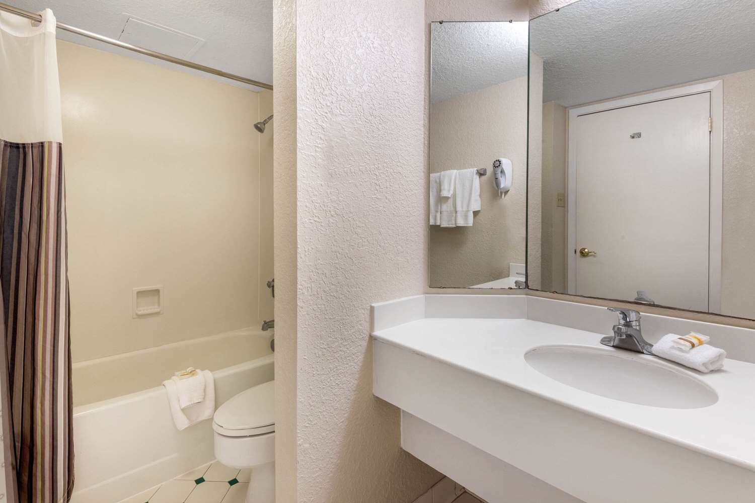 Travelodge by Wyndham Amarillo West Medical Center 28/30