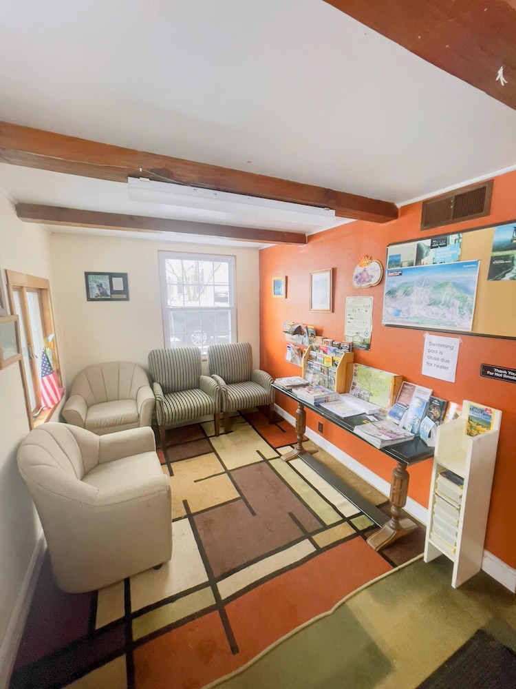 Stonybrook Motel & Lodge 32/59