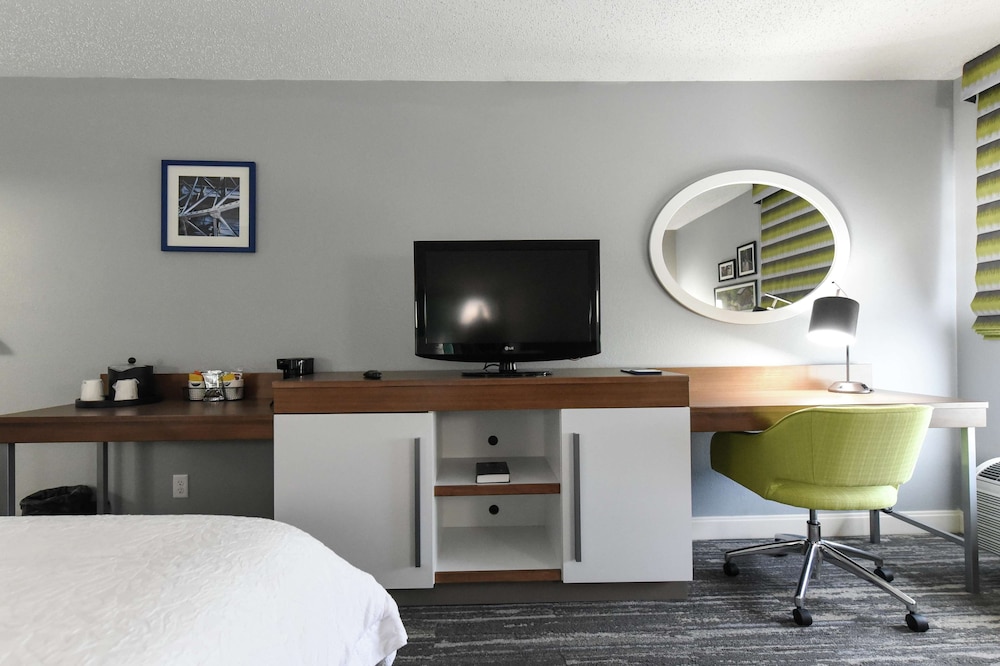 Hampton Inn Youngstown - North 64/80