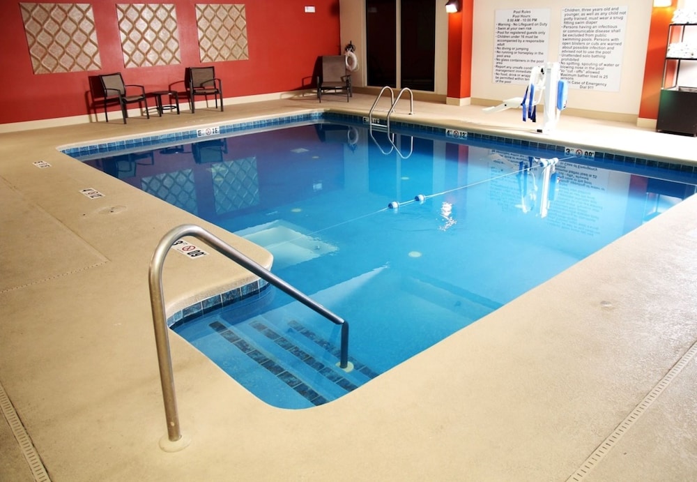 Holiday Inn Express Tifton 3/56