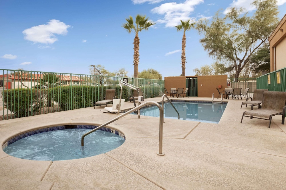 Super 8 By Wyndham Marana/Tucson Area 44/50