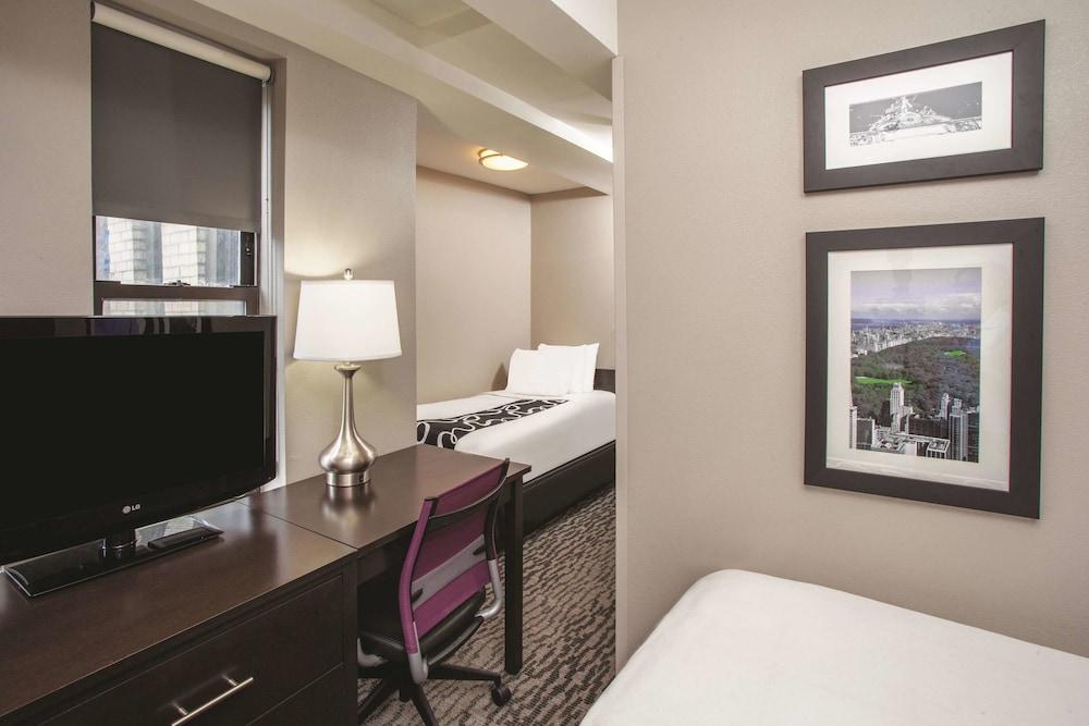 La Quinta Inn & Suites by Wyndham New York City Central Park 51/61