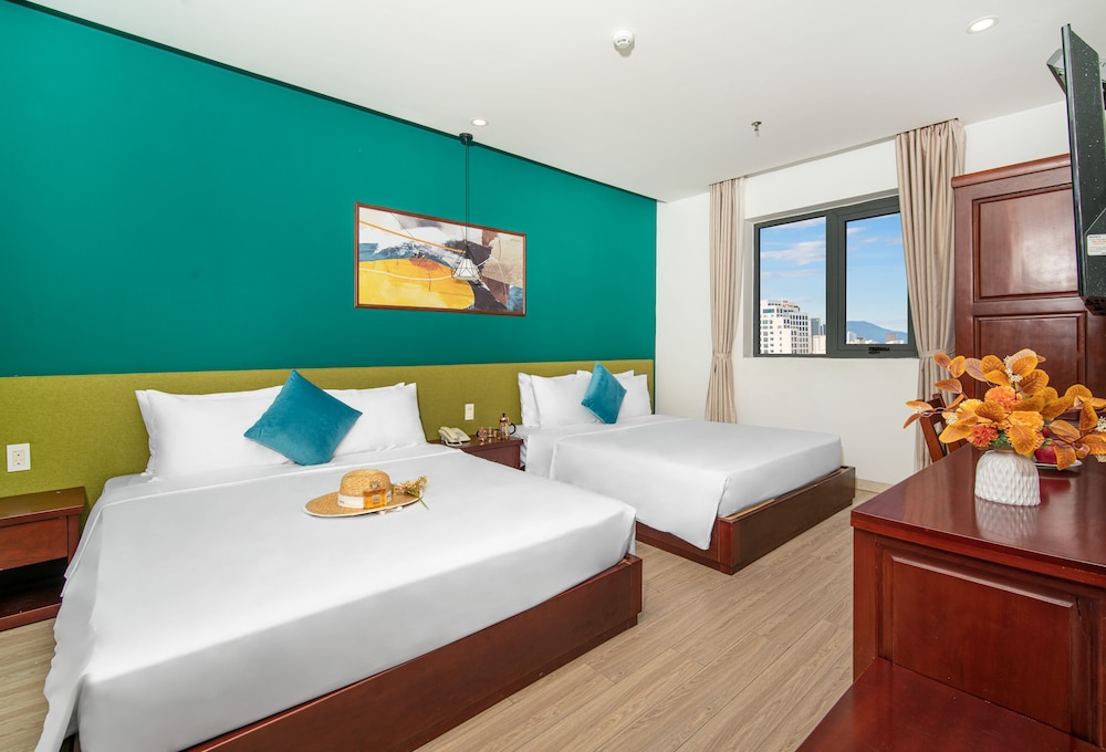 May Beach Hotel 30/43