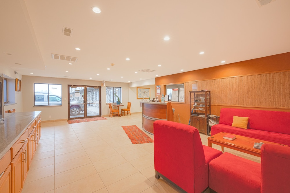 Harlan Inn and Suites By OYO Harlan 35/56
