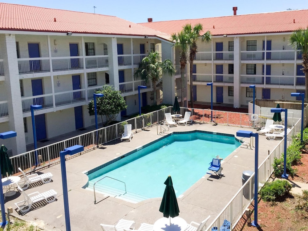 Motel 6 Jacksonville Fl Airport Area South 4/60