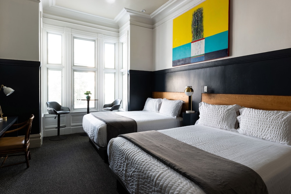 ROOM, 2 QUEEN BEDS