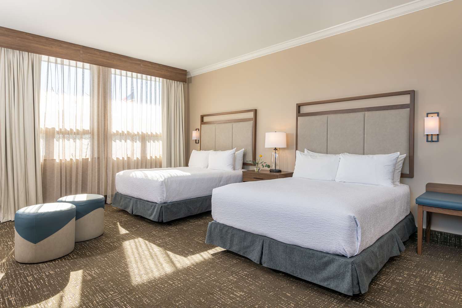 جناح ثلاثي بسريرين كوين