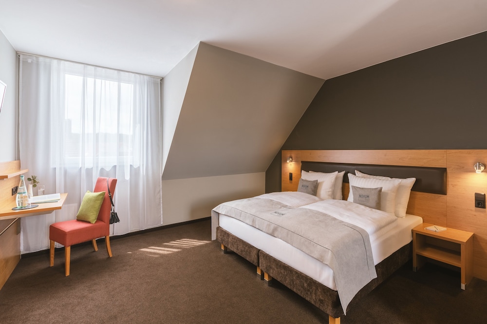 Garner Hotel Stuttgart - Zuffenhausen By IHG 11/61