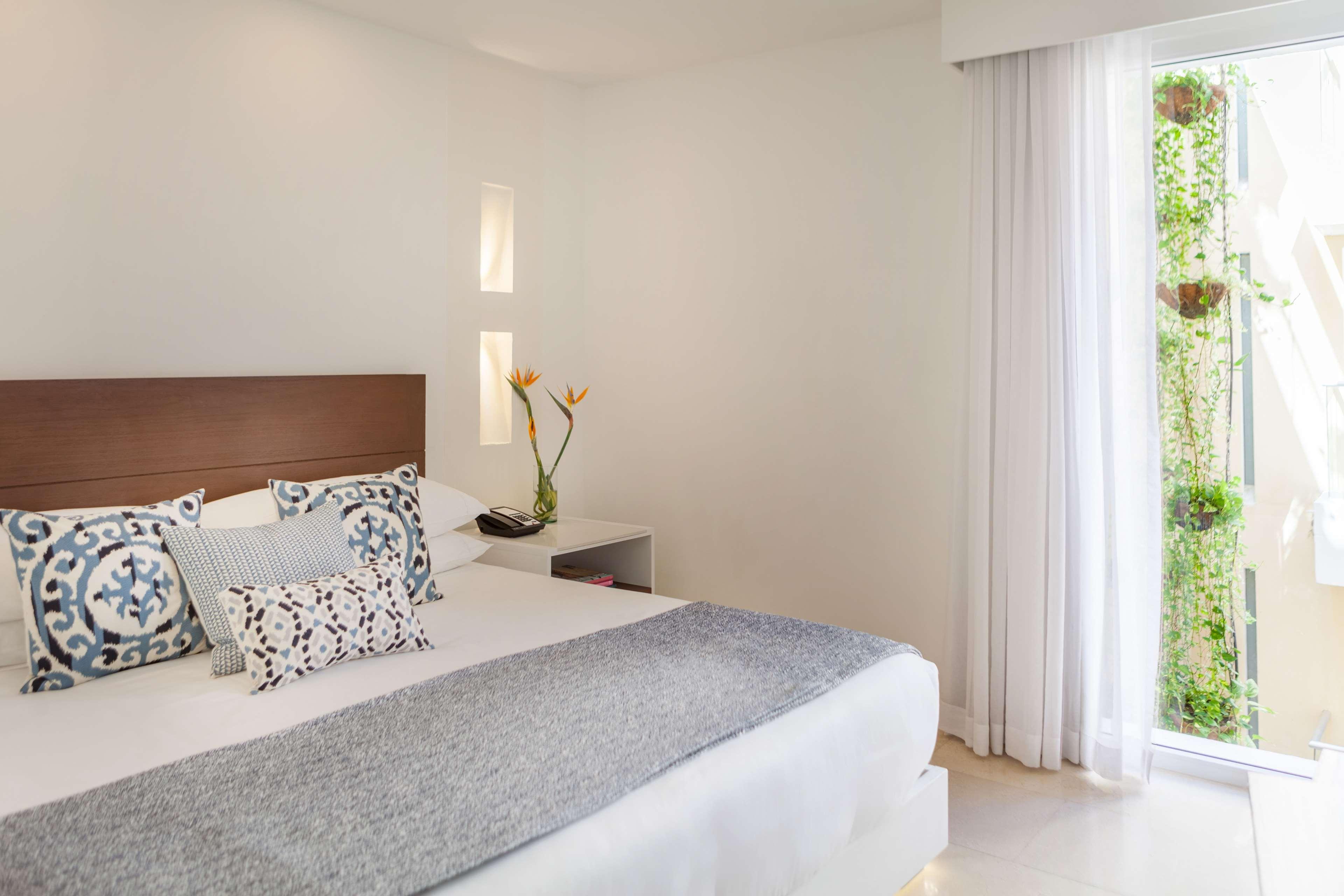 PENTHOUSE SUITE, KING BED
