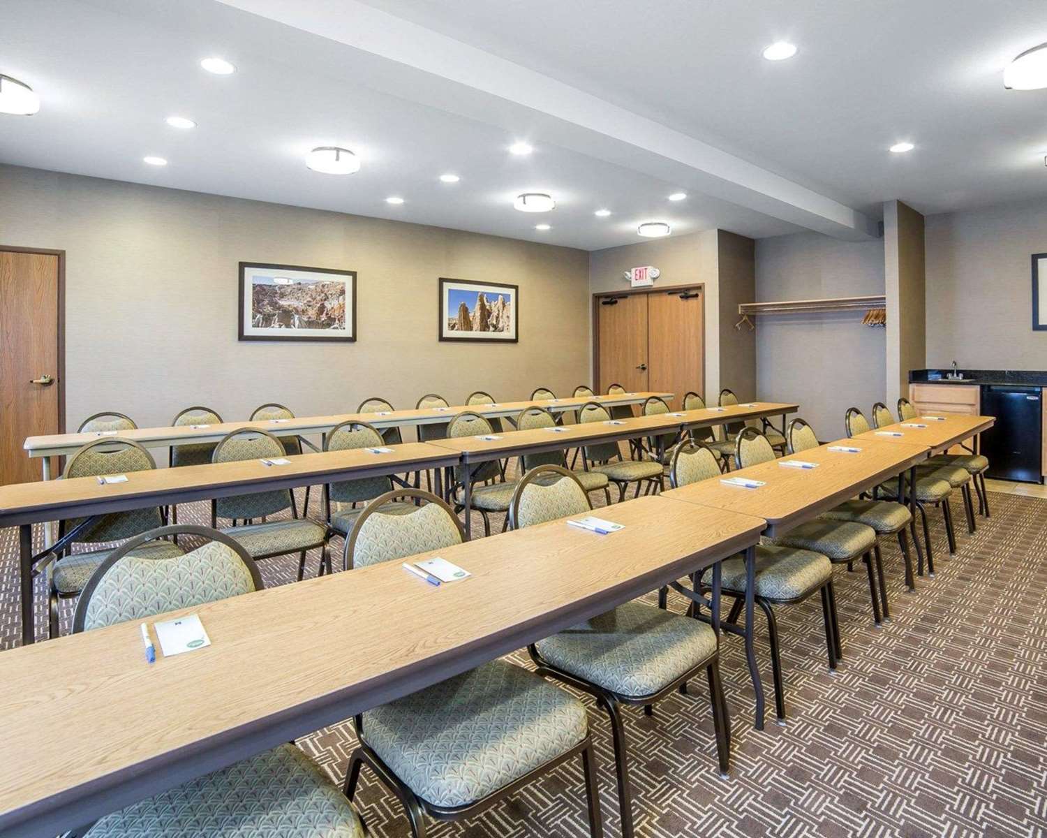 Comfort Inn Evansville - Casper, WY 34/36