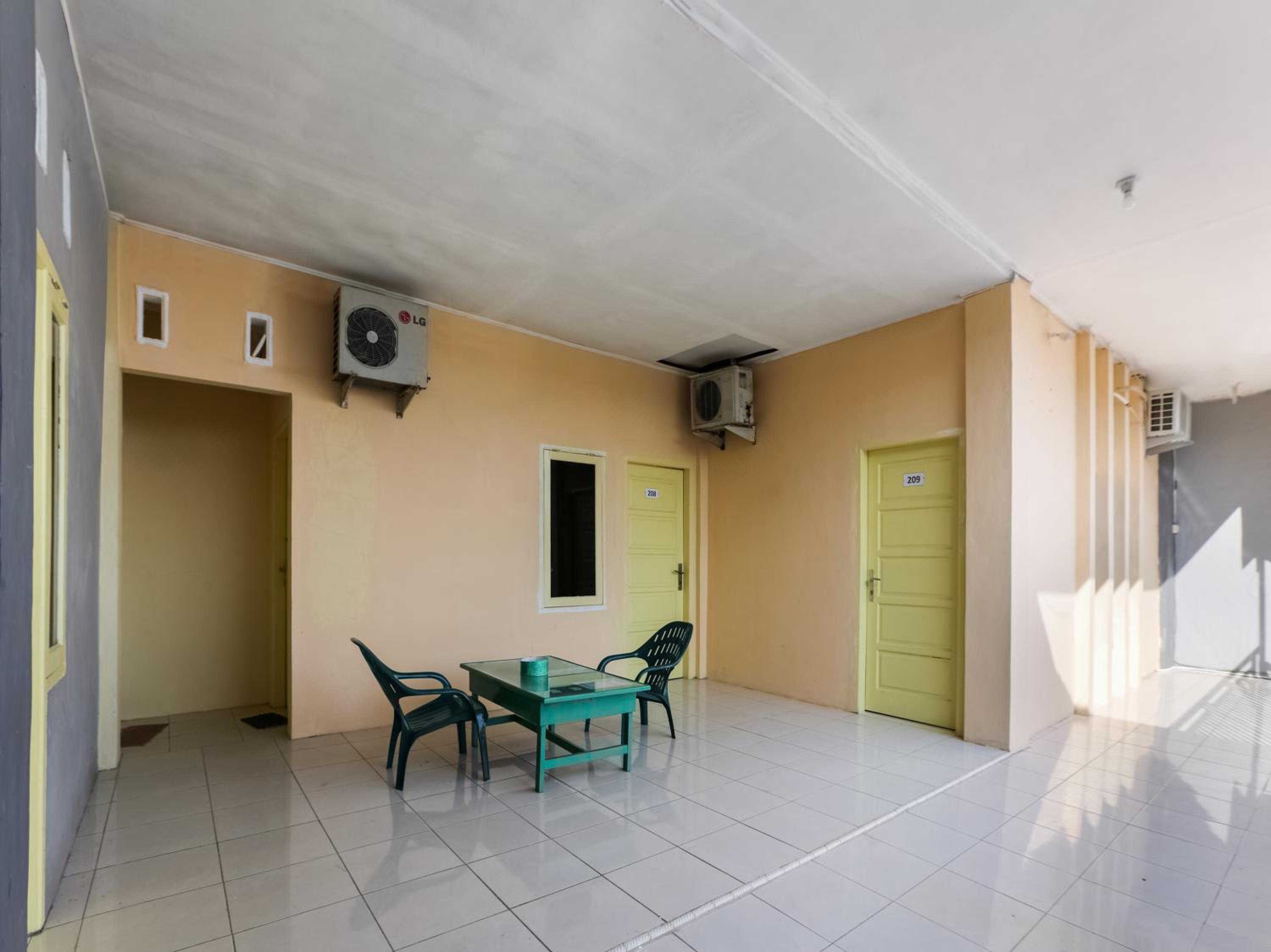 OYO 3907 Mine Residence 26/40