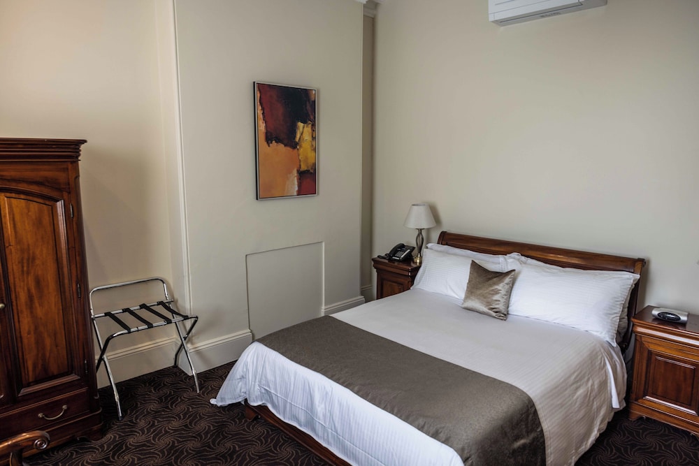 Royal Hotel Randwick 26/70