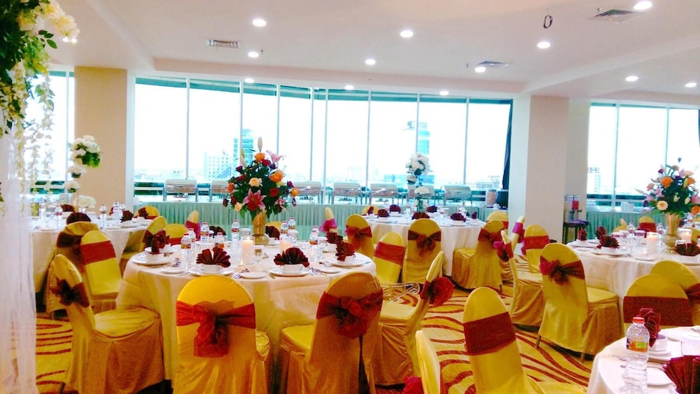 TRAVELLERS HOTEL PHINISI 35/50