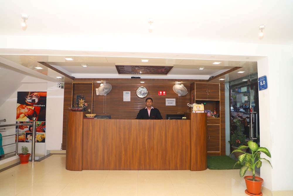 Hotel Ganesha Inn 2/50